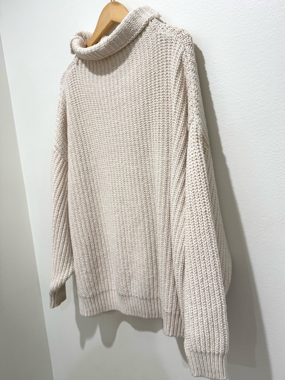 Free People Ivory Cable Knit Cotton Chunky Cowl Neck Oversized Sweater Medium - Picture 11 of 11